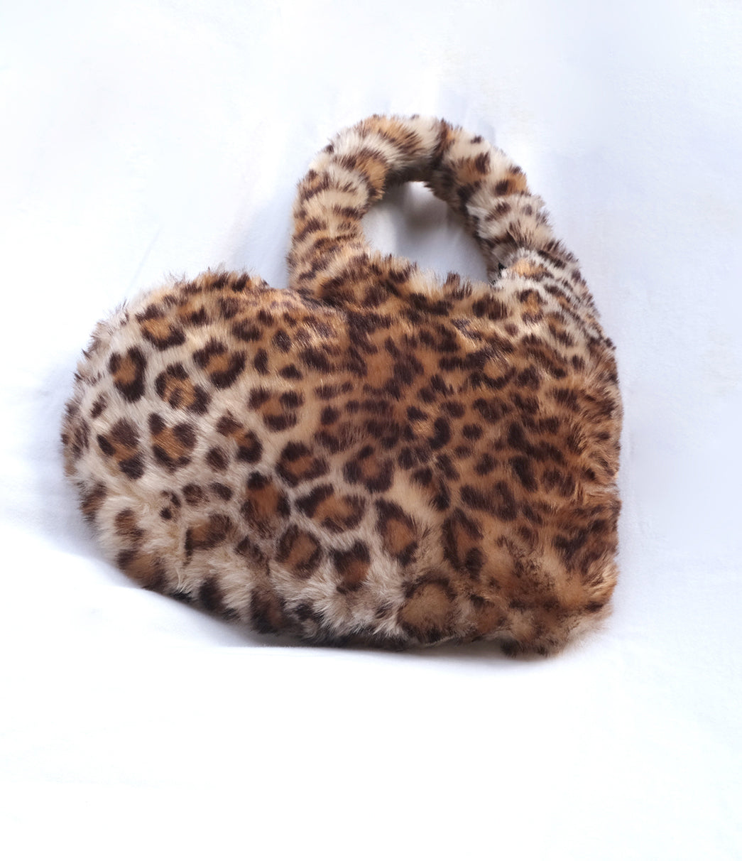 ♥ RUN LEOPARD {ᴄʟᴜᴛᴄʜ ʙᴀɢ}