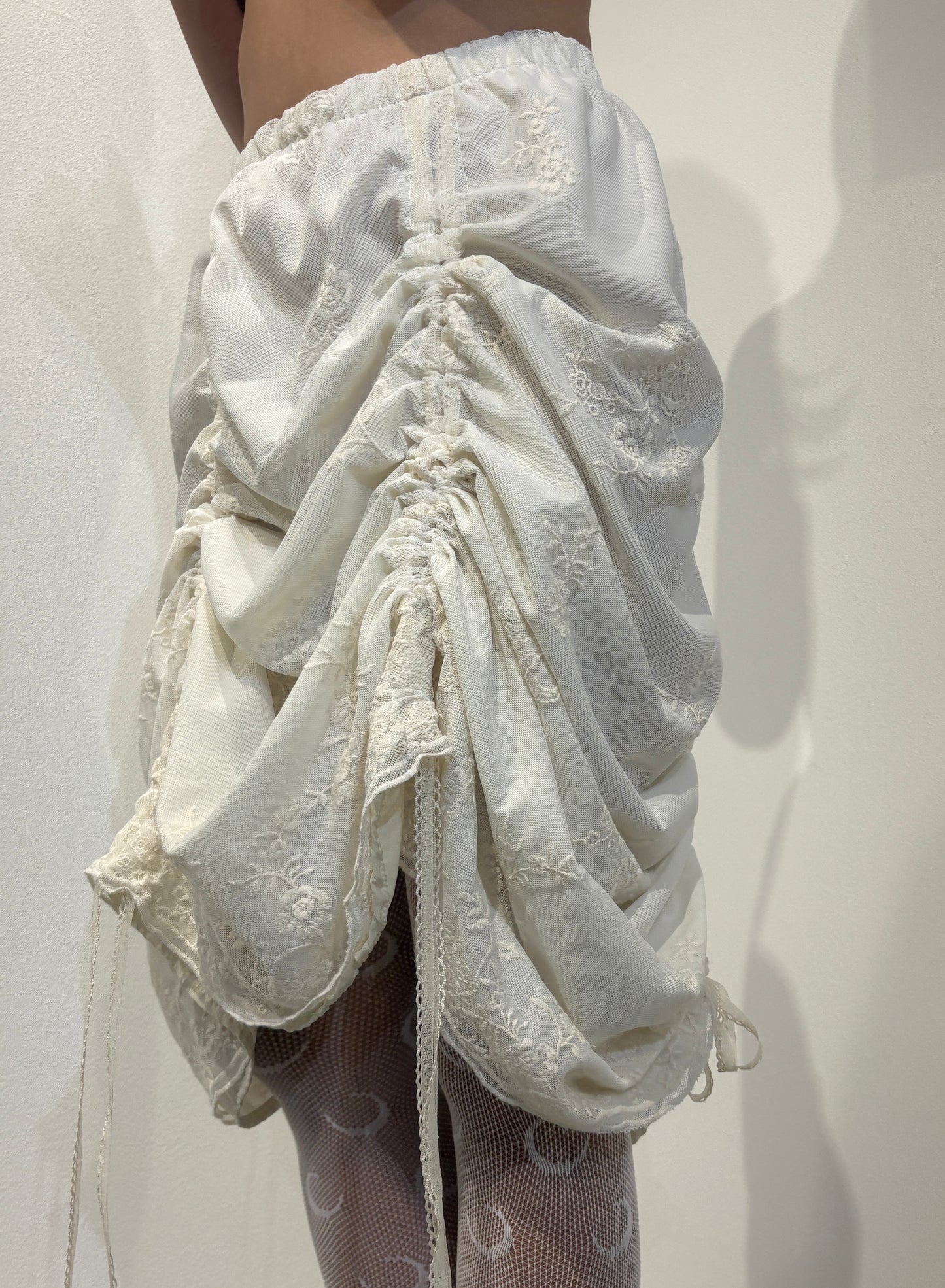 Armore Skirt ~ ivory floral (ᴄᴜʀᴛᴀɪɴ ʟᴇɴɢᴛʜ)