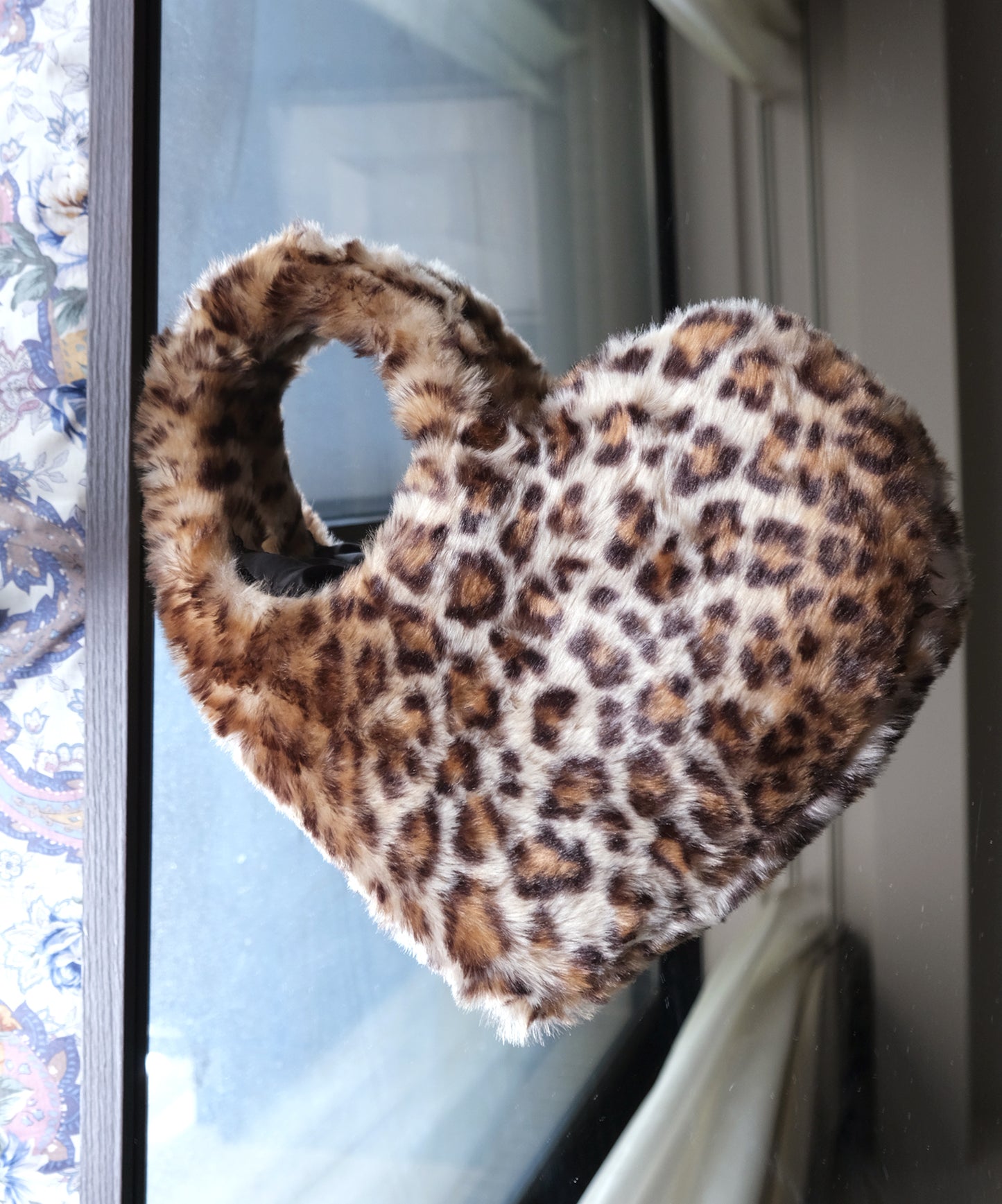 ♥ RUN LEOPARD {ᴄʟᴜᴛᴄʜ ʙᴀɢ}