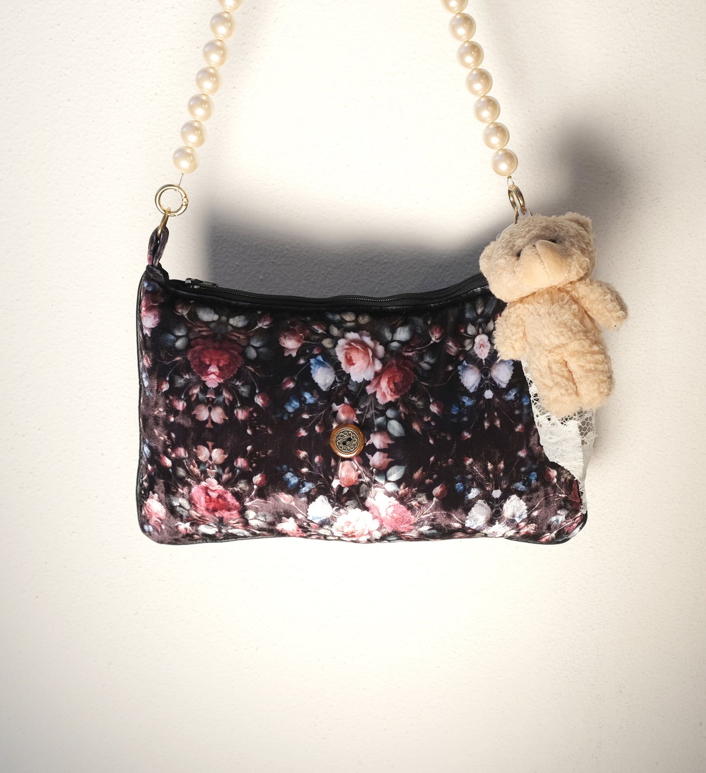 Midnight Garden Pillow {ʀᴏsᴇ ᴄʟᴜᴛᴄʜ}