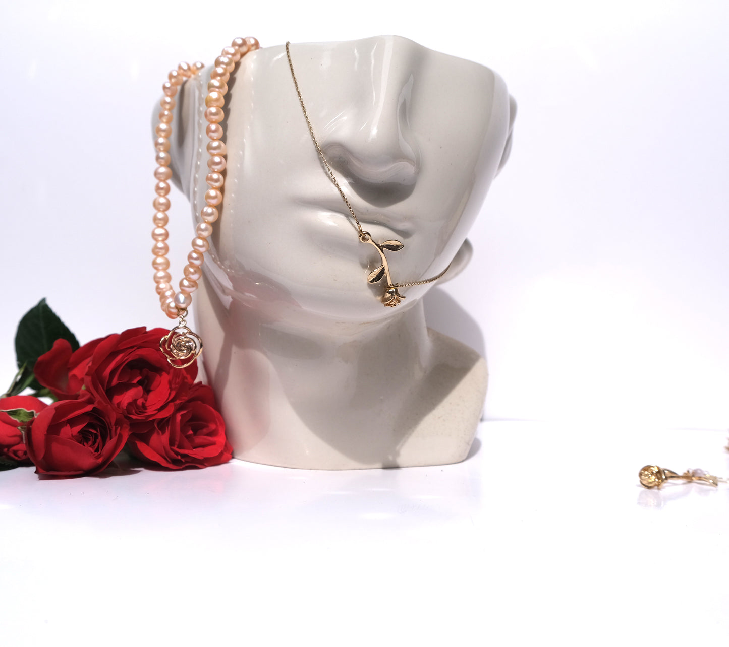Peach Pearl Rose (necklace)