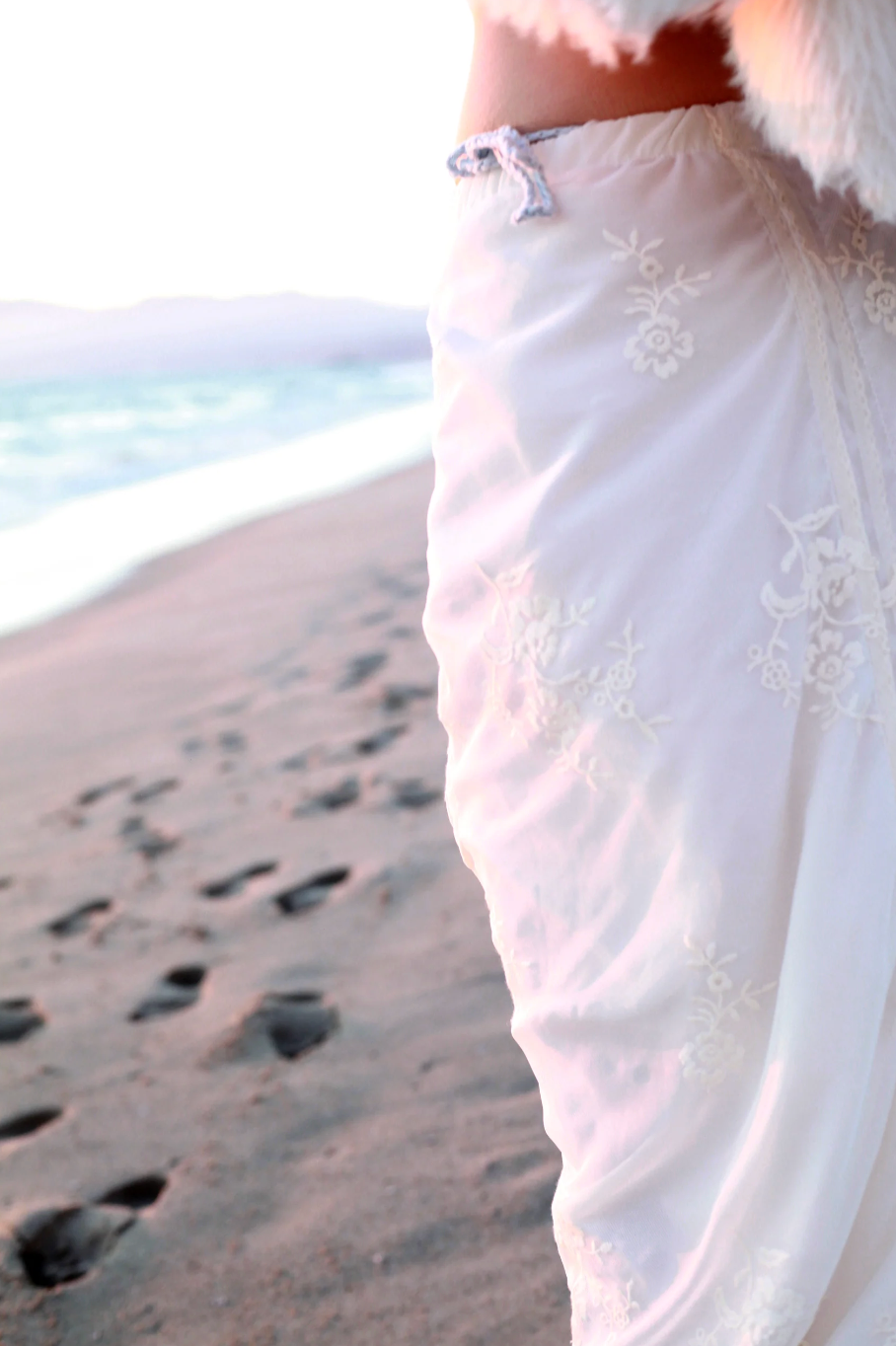 Armore Skirt ~ ivory floral (ᴄᴜʀᴛᴀɪɴ ʟᴇɴɢᴛʜ)