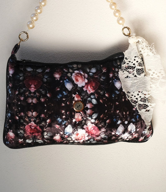 Midnight Garden Pillow {ʀᴏsᴇ ᴄʟᴜᴛᴄʜ}